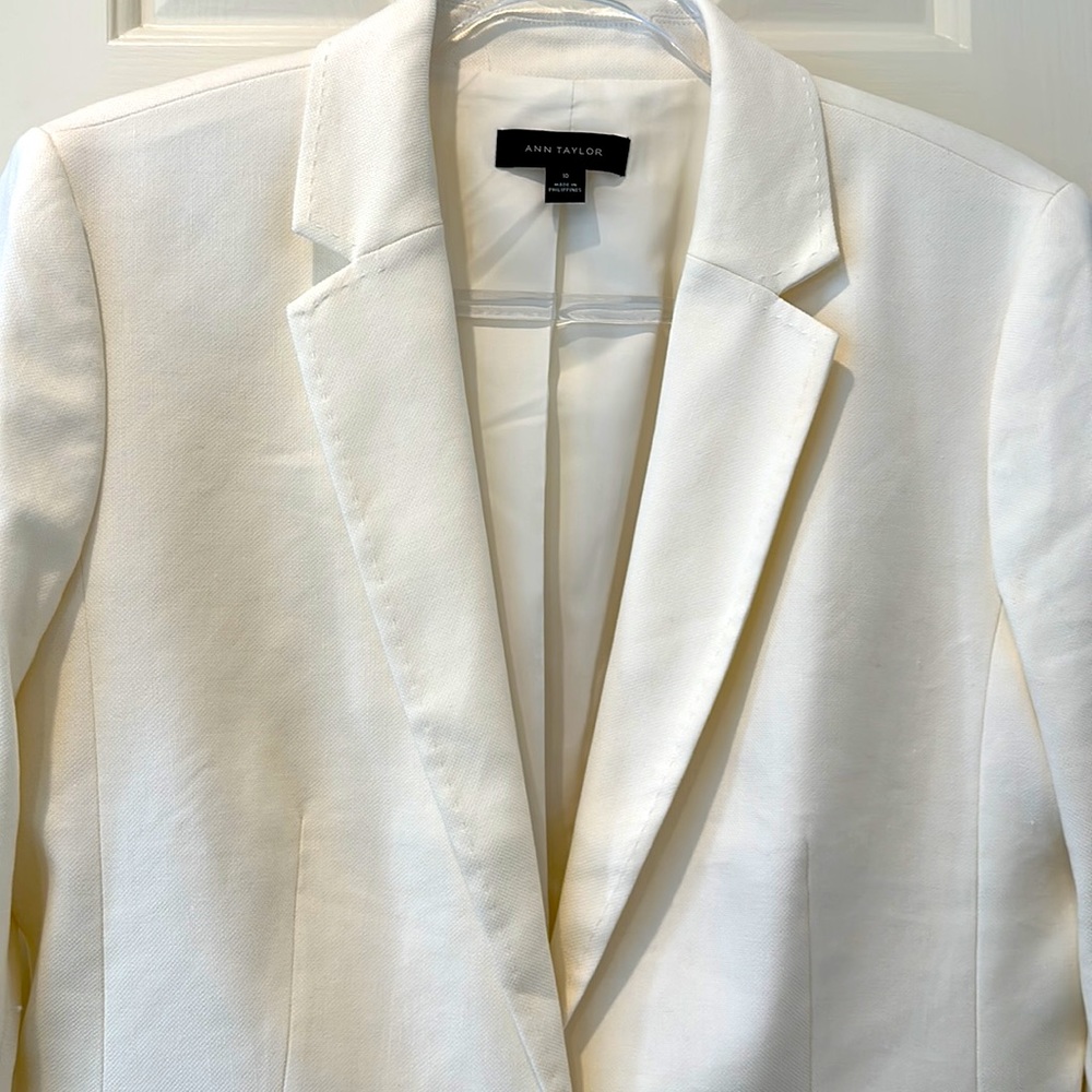 Ann Taylor White Blazer - Picture 4 of 9